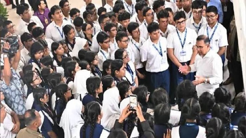 পরিচ্ছন্নতা ও ডেঙ্গু প্রতিরোধে শিক্ষার্থীদের এগিয়ে আসার আহ্বান প্রধানমন্ত্রীর